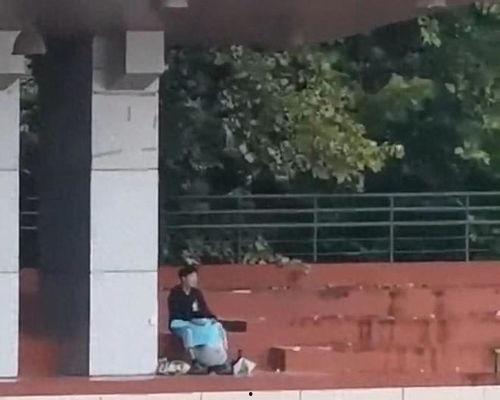 大连大学吃瓜视频,揭秘校园生活趣味瞬间 第3张 大连大学吃瓜视频,揭秘校园生活趣味瞬间 第3张