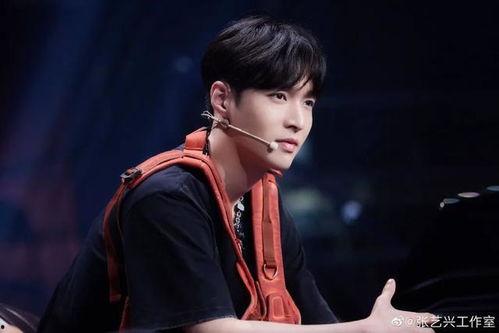 街舞3张艺兴吃瓜视频,揭秘幕后花絮与精彩瞬间 第2张 街舞3张艺兴吃瓜视频,揭秘幕后花絮与精彩瞬间 第2张