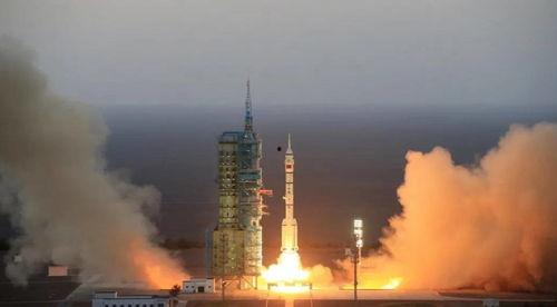 航天专家吃太空瓜视频,航天专家揭秘太空种植新成果 第3张 航天专家吃太空瓜视频,航天专家揭秘太空种植新成果 第3张