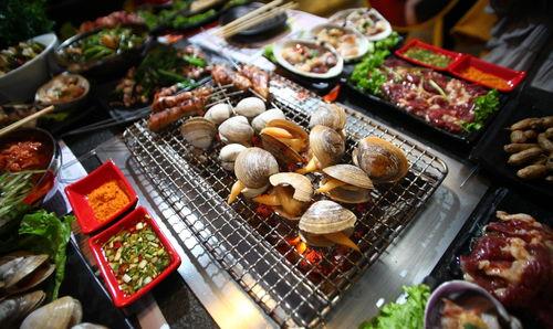 小瓜娃娃吃烧烤视频大全,趣味视频大盘点