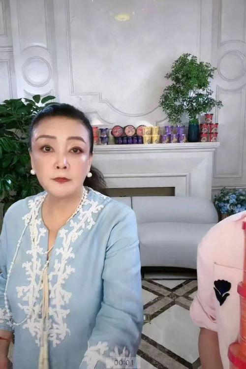 张兰直播间吃瓜事件视频,揭秘幕后真相与网友热议 第1张 张兰直播间吃瓜事件视频,揭秘幕后真相与网友热议 第1张