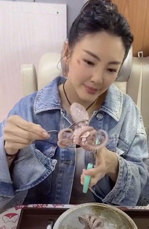 怎么剪明星吃瓜视频呢,揭秘明星吃瓜视频剪辑技巧