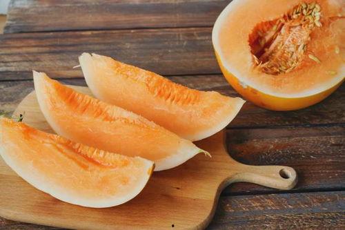 吃蜜瓜去皮视频,尽享蜜瓜美味——蜜瓜去皮视频教程 第3张 吃蜜瓜去皮视频,尽享蜜瓜美味——蜜瓜去皮视频教程 第3张