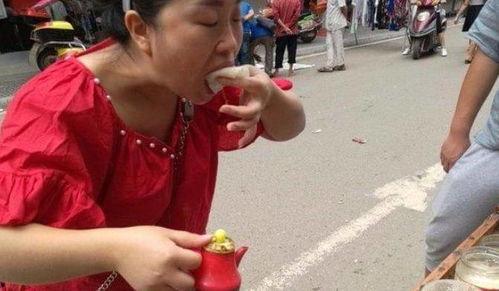 带你吃瓜便衣摆摊视频,带你揭秘“带你吃瓜”幕后故事 第2张 带你吃瓜便衣摆摊视频,带你揭秘“带你吃瓜”幕后故事 第2张