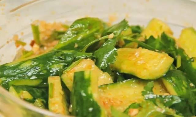 吃瓜真好吃视频下载免费,免费下载“吃瓜真好吃”视频,尽享美味瞬间 第3张 吃瓜真好吃视频下载免费,免费下载“吃瓜真好吃”视频,尽享美味瞬间 第3张