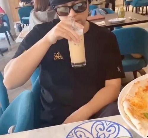 奶茶追星吃瓜视频,揭秘网红吃瓜视频背后的明星效应  第3张