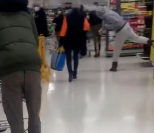 吃瓜群众群殴视频大全集,吃瓜群众视频大全集回顾  第3张