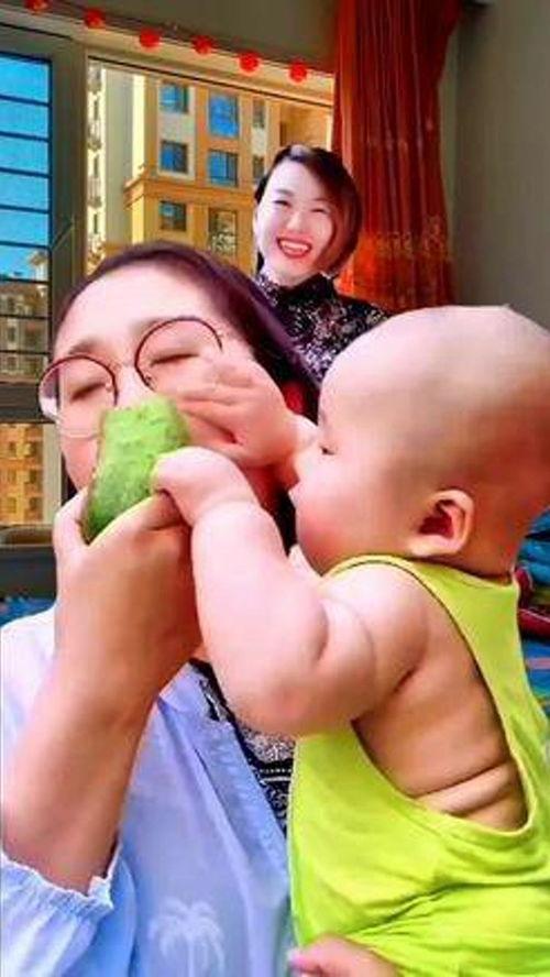 儿童吃瓜趣味视频,宝宝吃瓜欢乐瞬间大盘点  第3张