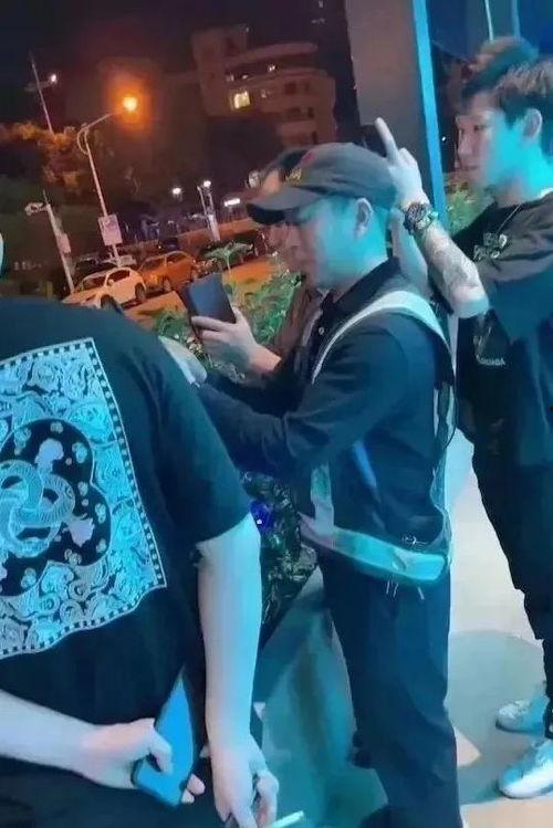 厦门小三吃瓜事件视频,一场网络热议的婚姻纠葛揭秘 第2张 厦门小三吃瓜事件视频,一场网络热议的婚姻纠葛揭秘 第2张